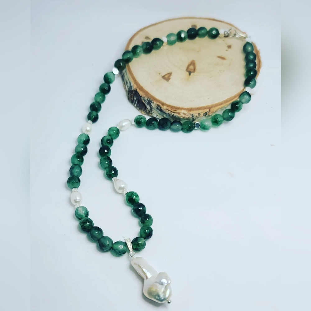 Faceted Moss Agate, Baroque Pearl necklace 8 mm